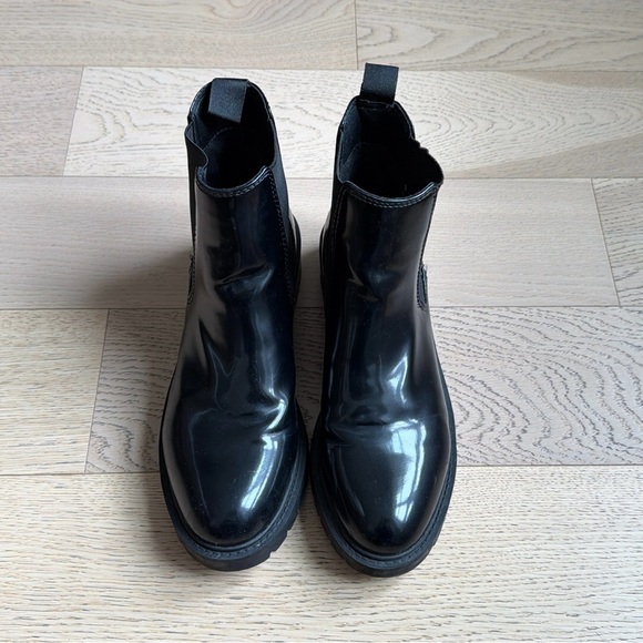 Steve Madden Ottis Black Box boots, size 8. - Picture 2 of 3